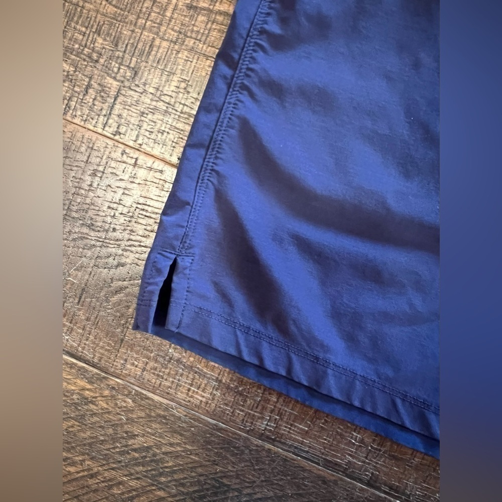 Fabletics Lightweight Unlined 7" Inseam The Franchise Shorts Navy Blue sz XL - Picture 7 of 8